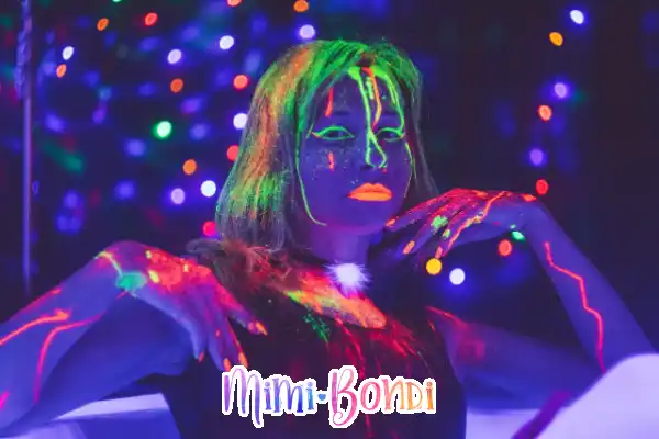 Fluorescent girl MIMI BONDI